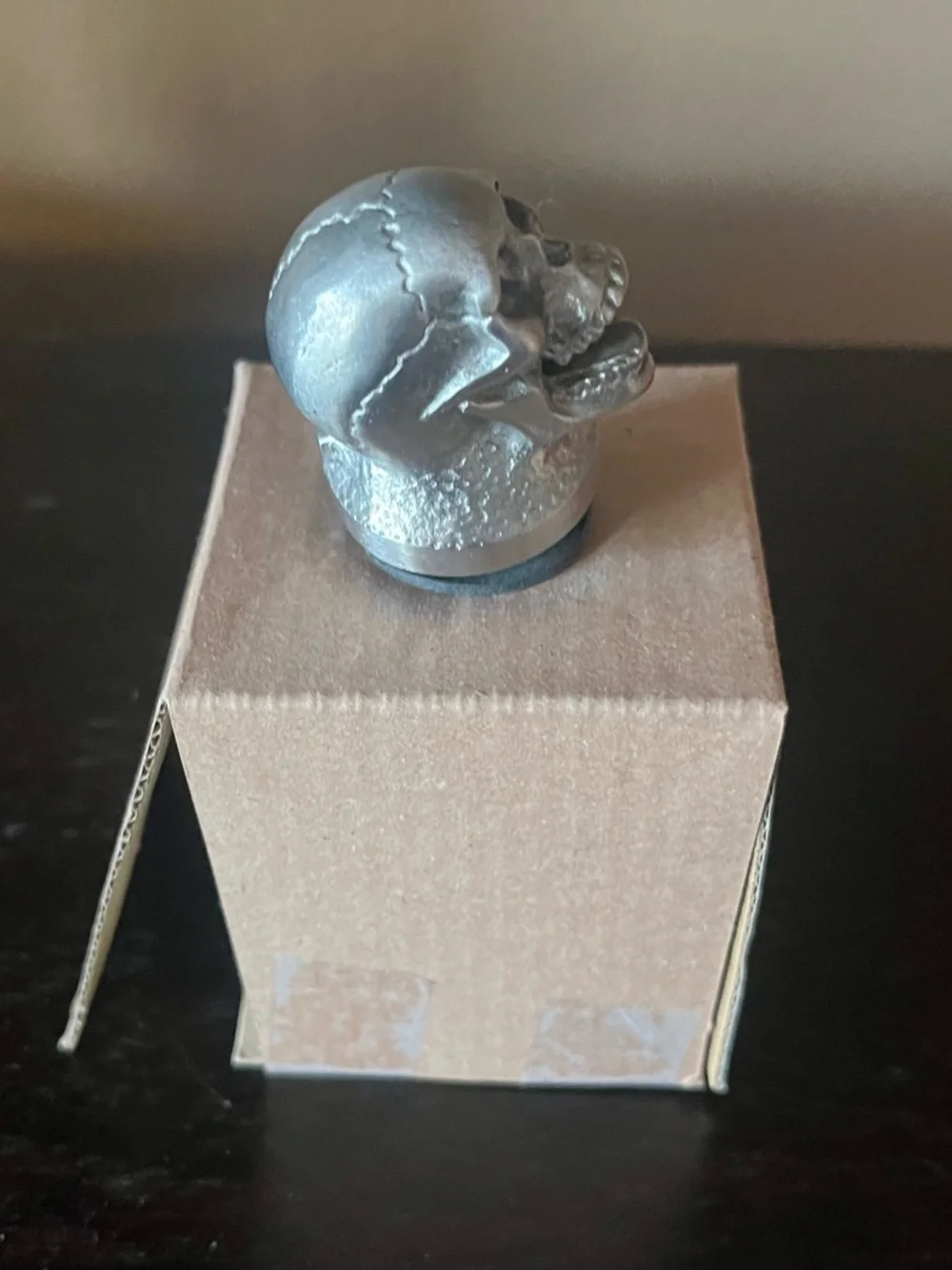 In Vino Veritas Menagerie skull wine pourer - Picture 4 of 5
